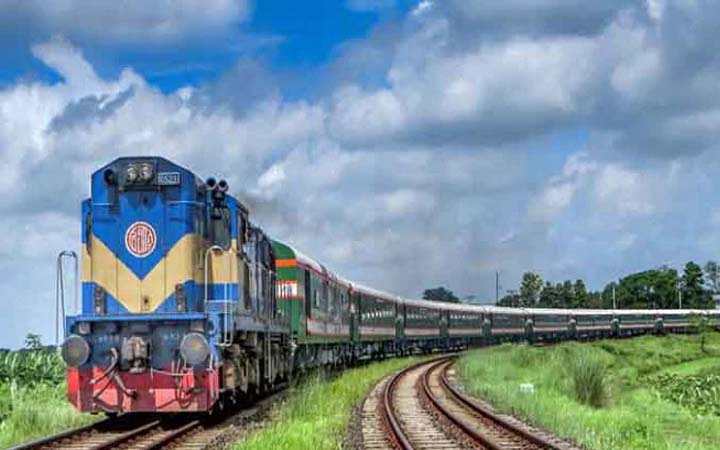 ট্রেনের টিটিই সাময়িক বরখাস্ত